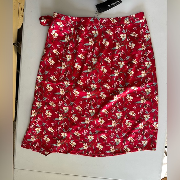 AllegraK Ref Floral Wrap Skirt - Picture 9 of 10